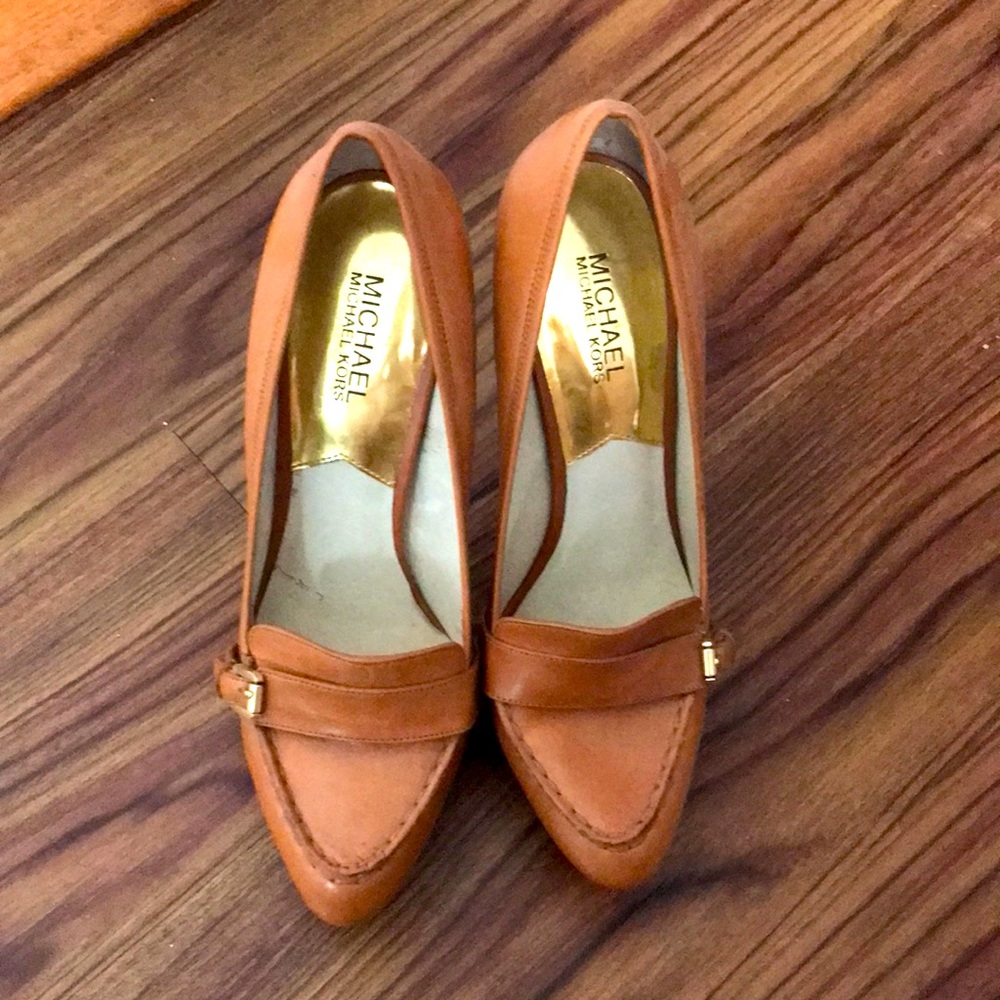 Like New! Michael Kors Caramel Heels